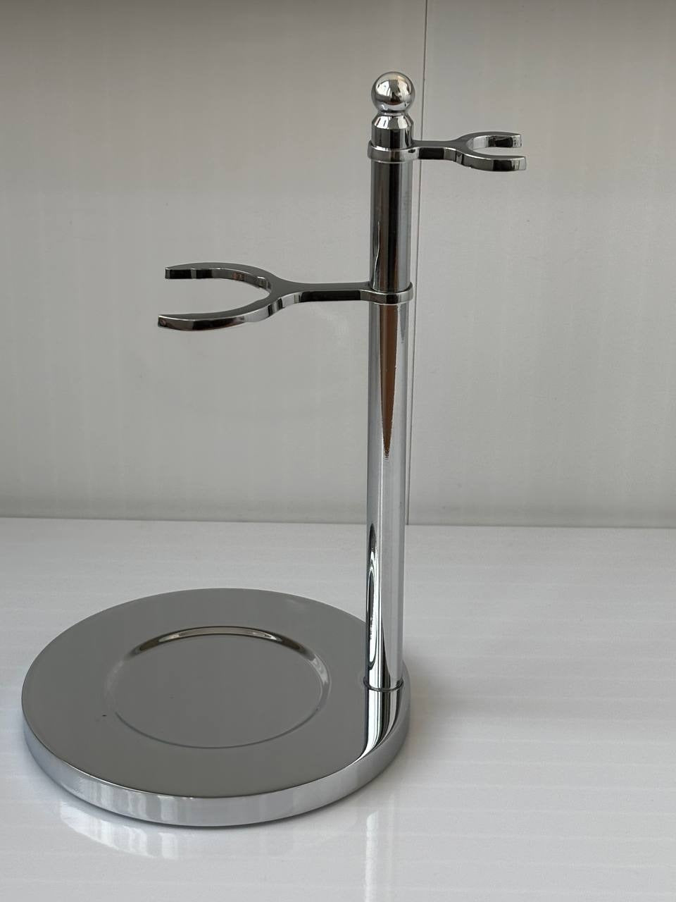Tıraş Makinesi ve Sakal Fırçası Standı Modern Tasarımlı Ağırlıklı K-20 Çinko Gövde