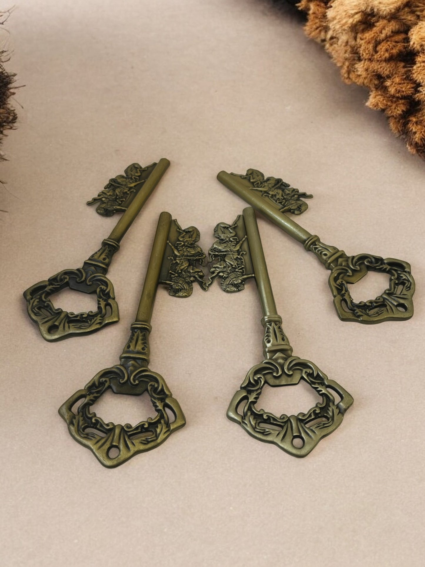 Attariye Büyük Kapı Anahtarı Şişe Açacağı Duvar Dekor Vintage Avrupa Tasarım Pirinç 18 cm SA-102