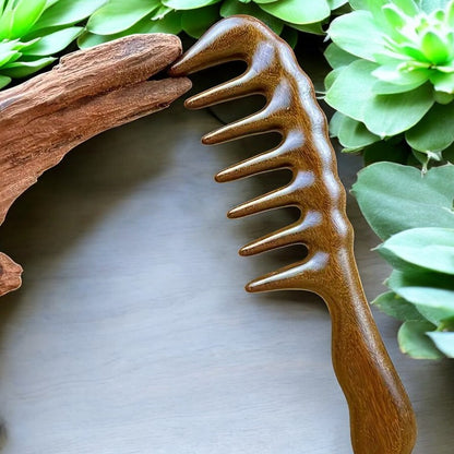 Sorendy Kıvırcık Saçlar için Ahşap Sandal Ağacı Geniş Dişli Tarak AT-118 - 20 cm Seyrek Dişli Doğal