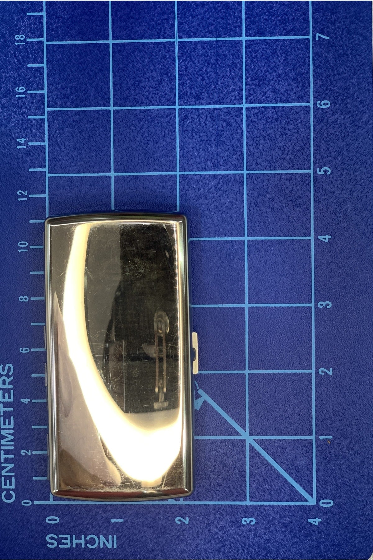 Sorendy 20332 Metal Sigara Tabakası Lüks Tasarım Şık Hediyelik Tasarım Desenli Standart Uzun Tabla 110 Mm